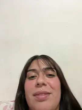 Snapshot of cami_lorena chatting on 03/28/26, 01:06 cami lorena online show from 03/28/26, 01:06