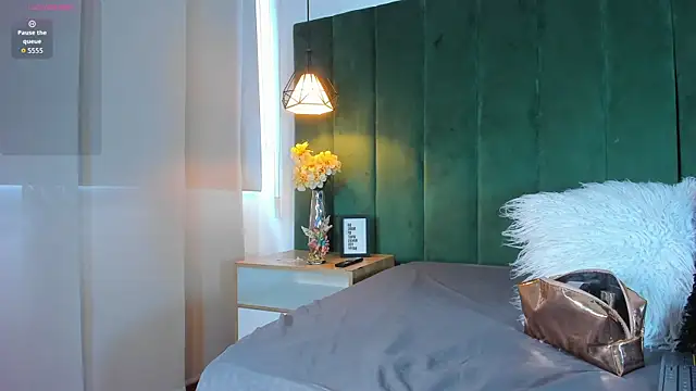 kittyy milk 001 online show from 09/17/25, 04:20