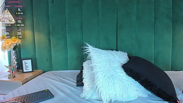 kittyy milk 001 online show from 09/19/25, 04:55