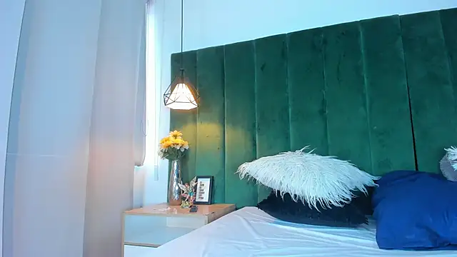 kittyy milk 001 online show from 09/27/25, 08:15