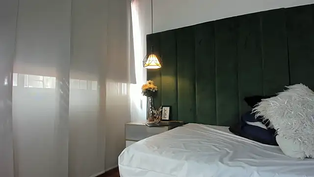 kittyy milk 001 online show from 09/28/25, 08:05