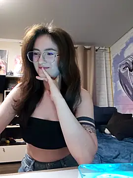 Snapshot of SophiaHarris chatting on 10/04/25, 02:40 SophiaHarris online show from 10/04/25, 02:40