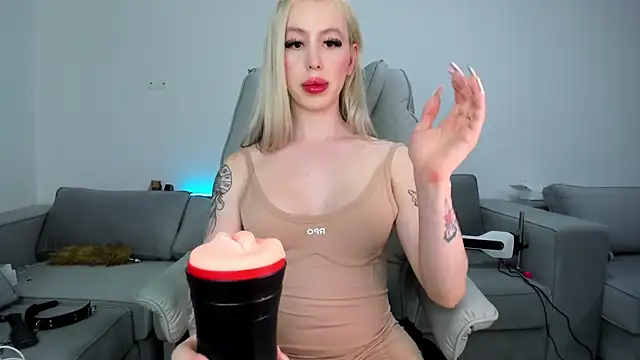 Sweet Soffi online show from 12/14/25, 02:18