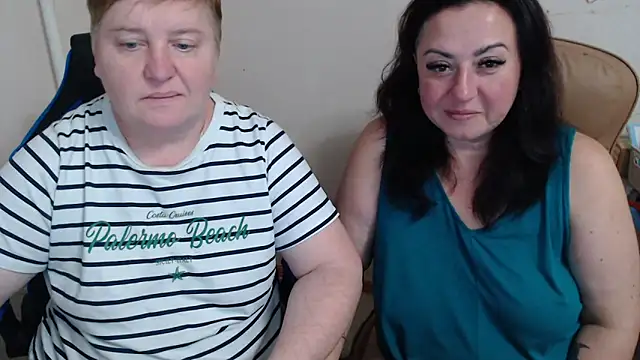 Snapshot of Bertie_Adeline chatting on 09/17/25, 05:37 Bertie Adeline online show from 09/17/25, 05:37