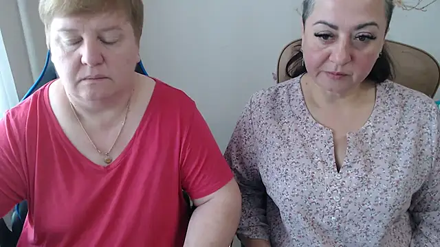 Snapshot of Bertie_Adeline chatting on 09/29/25, 08:21 Bertie Adeline online show from 09/29/25, 08:21
