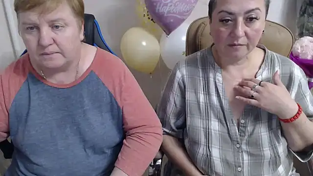 Snapshot of Bertie_Adeline chatting on 10/16/25, 07:00 Bertie Adeline online show from 10/16/25, 07:00