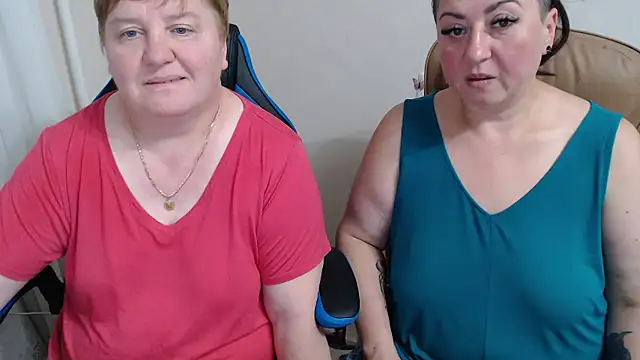 Snapshot of Bertie_Adeline chatting on 09/26/25, 07:10 Bertie Adeline online show from 09/26/25, 07:10