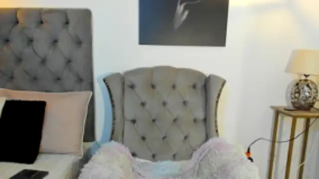 nahiroby ebony online show from 10/27/25, 07:48