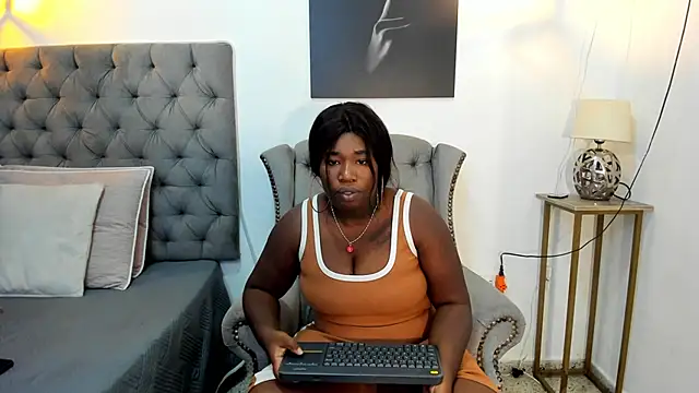 Snapshot of nahiroby_ebony chatting on 09/17/25, 06:54 nahiroby ebony online show from 09/17/25, 06:54