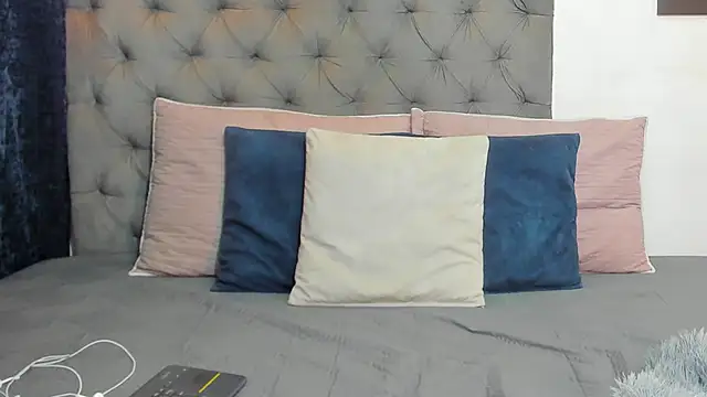 nahiroby ebony online show from 03/28/26, 03:13