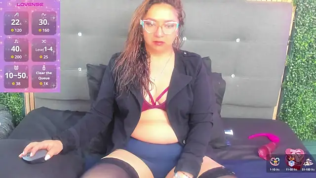 Snapshot of leyla_smithh chatting on 09/11/25, 12:16 leyla smithh online show from 09/11/25, 12:16
