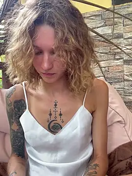 Snapshot of __grace__ chatting on 02/13/26, 05:18 grace online show from 02/13/26, 05:18