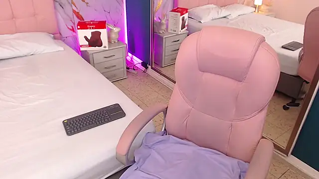 Snapshot of Red_kytty6 chatting on 11/17/25, 03:16 Red kytty6 online show from 11/17/25, 03:16