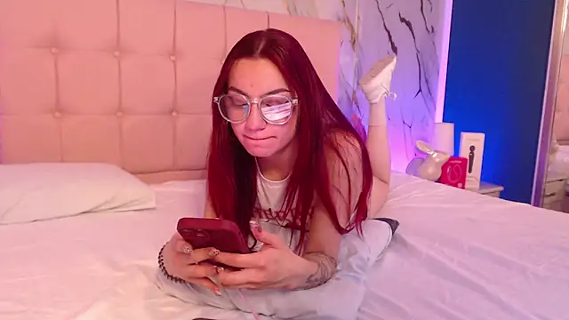 Snapshot of Red_kytty6 chatting on 12/16/25, 03:16 Red kytty6 online show from 12/16/25, 03:16