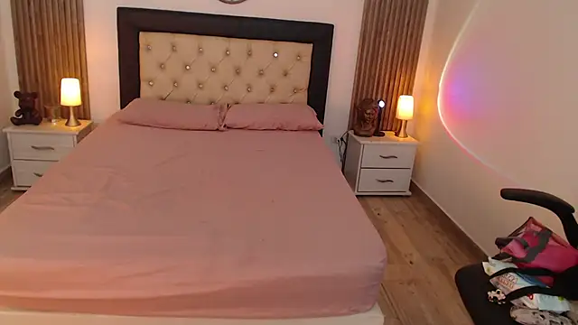 Snapshot of Red_kytty6 chatting on 10/22/25, 09:13 Red kytty6 online show from 10/22/25, 09:13