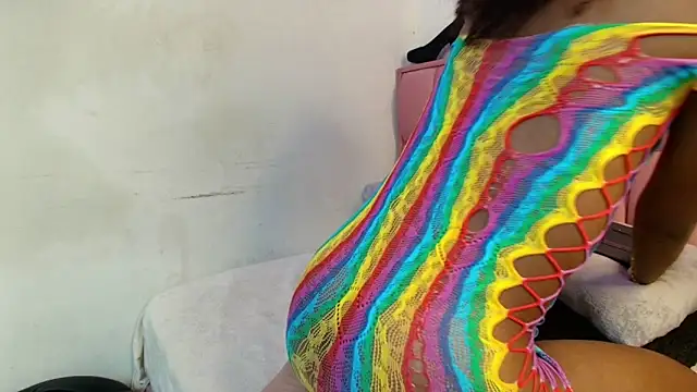 victoria aphril online show from 11/21/25, 04:11