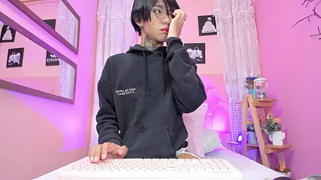 Liam evvan online show from 02/04/26, 03:12