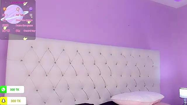 Snapshot of DaniielaV chatting on 12/16/25, 01:48 DaniielaV online show from 12/16/25, 01:48