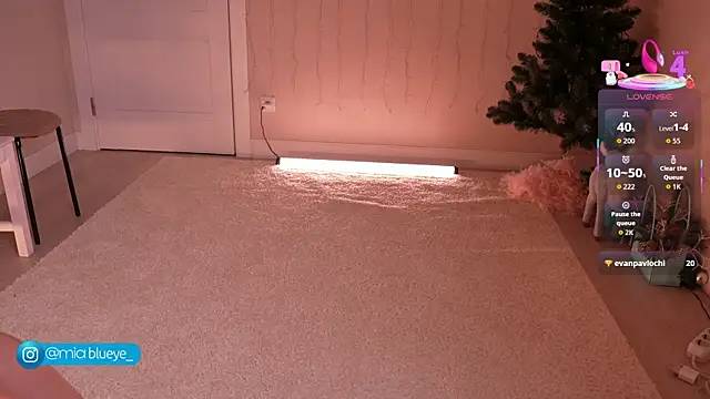 Miablueye online show from 01/18/26, 03:04