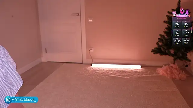 Miablueye online show from 02/19/26, 04:37