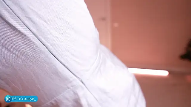 Miablueye online show from 02/23/26, 03:56