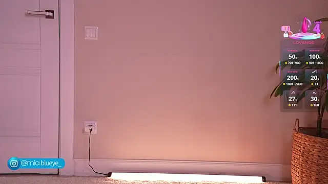 Miablueye online show from 11/16/25, 02:33