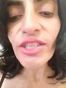 Snapshot of Gecenin_Kralicesi chatting on 09/24/25, 01:17 Gecenin Kralicesi online show from 09/24/25, 01:17