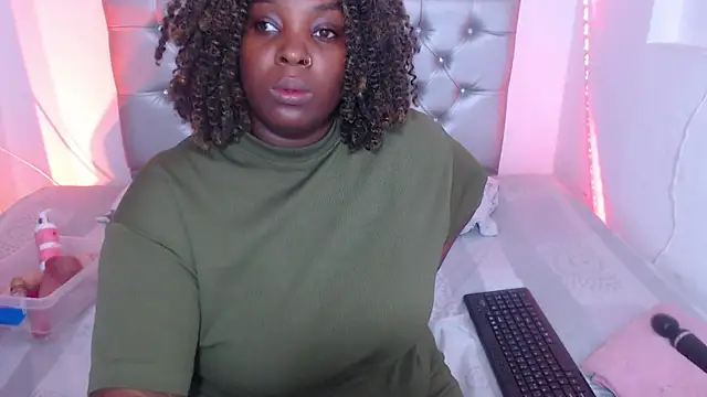 ebony NeighborMoans online show from 10/17/25, 03:21