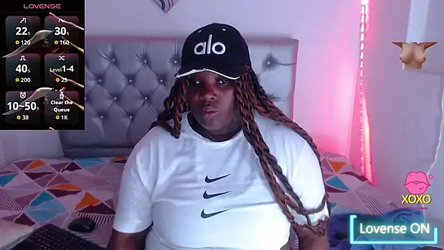 ebony NeighborMoans online show from 11/06/25, 03:21