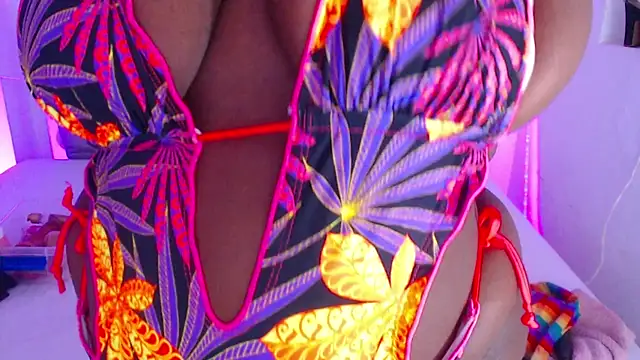 ebony NeighborMoans online show from 10/23/25, 03:16