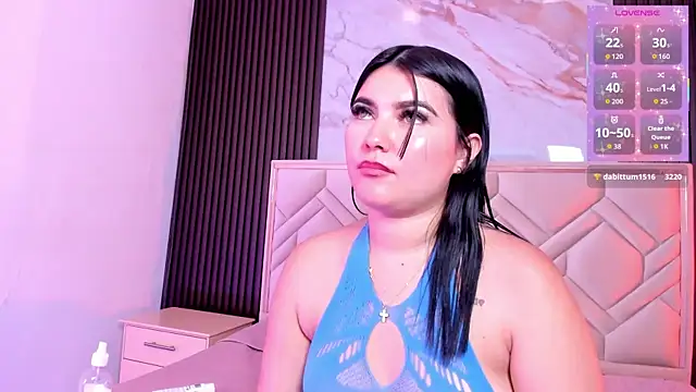 MiaaFarrel online show from 10/25/25, 01:49