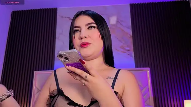 MiaaFarrel online show from 04/13/26, 06:56