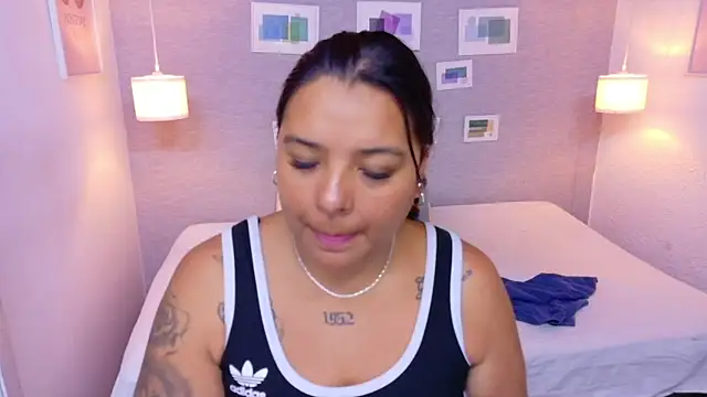 Snapshot of fat_naughtyass chatting on 04/20/26, 01:35 fat naughtyass online show from 04/20/26, 01:35