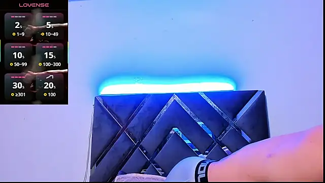 ArnoldSexy  online show from 10/22/25, 05:56