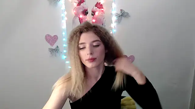 JuiceLips   online show from 11/28/25, 01:33