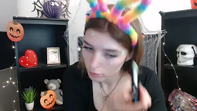 JuiceLips   online show from 10/31/25, 02:24