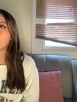 KloePink  online show from 12/04/25, 12:04