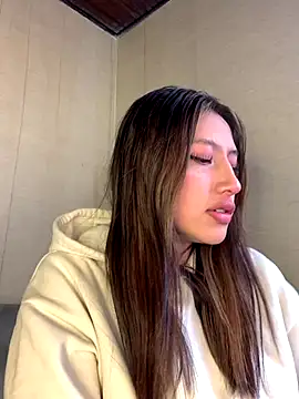 KloePink  online show from 12/05/25, 01:10