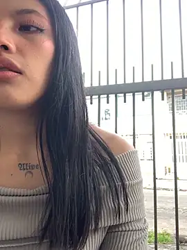 KloePink  online show from 10/25/25, 11:42