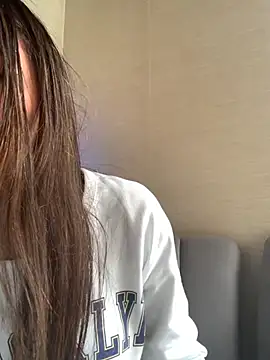 KloePink  online show from 11/21/25, 12:48