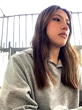 KloePink  online show from 12/03/25, 12:26