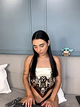 Zafira Montiel online show from 11/28/25, 07:58