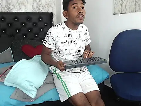 Snapshot of Adam_Morgan2 chatting on 09/26/25, 07:04 Adam Morgan2 online show from 09/26/25, 07:04