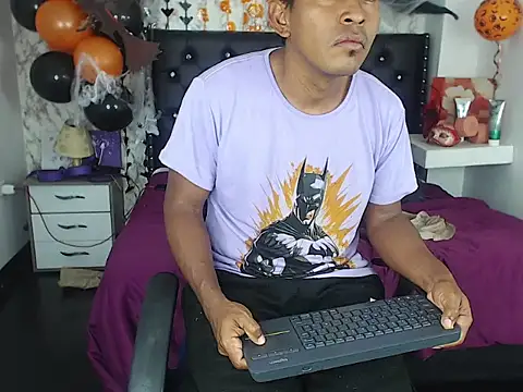 Snapshot of Adam_Morgan2 chatting on 10/23/25, 06:45 Adam Morgan2 online show from 10/23/25, 06:45