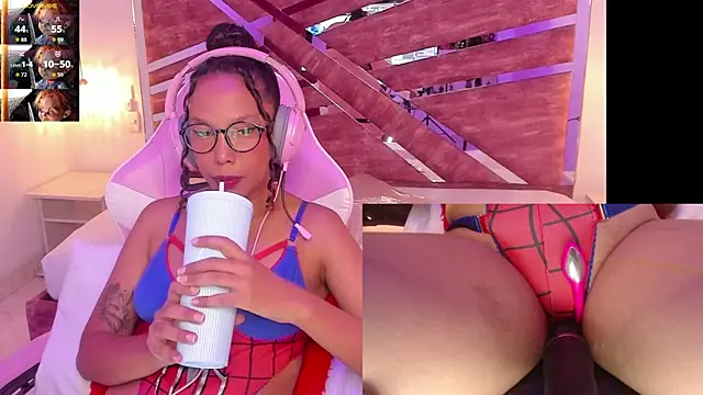 NovaLyn online show from 10/25/25, 04:33