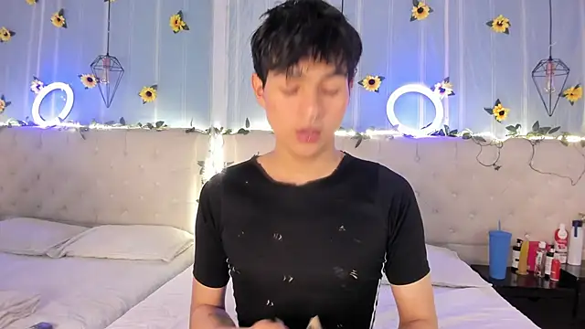 AleAurarashi online show from 11/13/25, 04:38