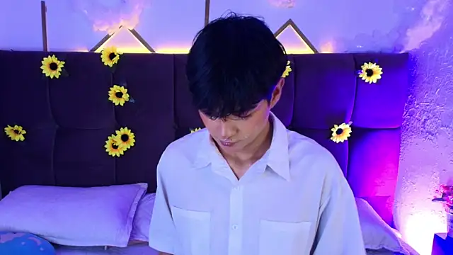 AleAurarashi online show from 04/17/26, 03:20