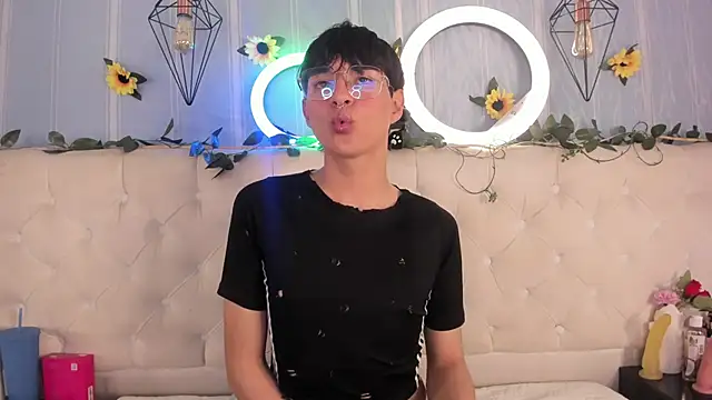 AleAurarashi online show from 11/27/25, 04:13