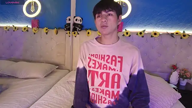 AleAurarashi online show from 03/29/26, 08:16