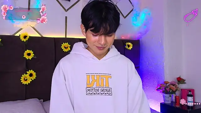 AleAurarashi online show from 04/15/26, 04:11